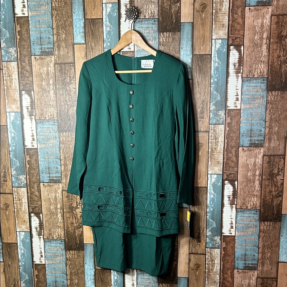 Halmode Petites Green Skirt Suit